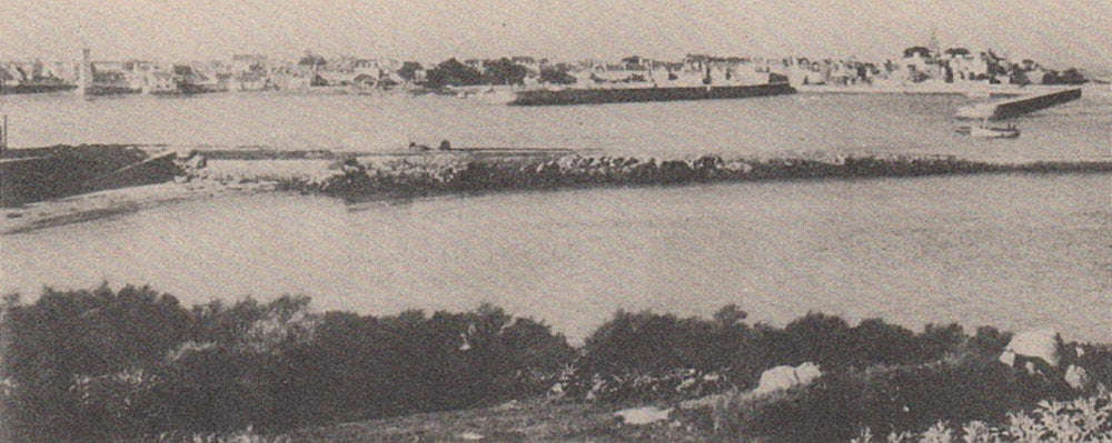 Roscoff, Finistère. Admiralty intelligence photo 1943 old vintage print